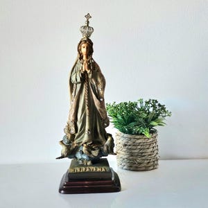 Our Lady of Fatima statue Vintage, Our Lady religious figurine, Nossa Senhora de Fatima, Hand painted cold cast resin, 29.5cm - 11.61in