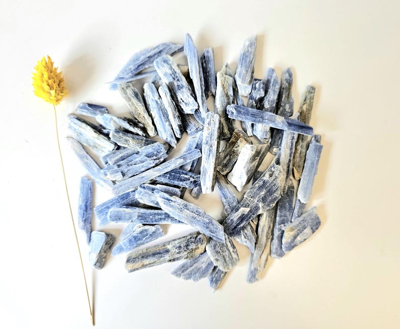Blue Kyanite blades, 30g 1.06oz, 9 to 13 blades, Blue Kyanite sticks, Raw Blue Kyanite, Archangel Michael Sword, Espada do Arcanjo Miguel