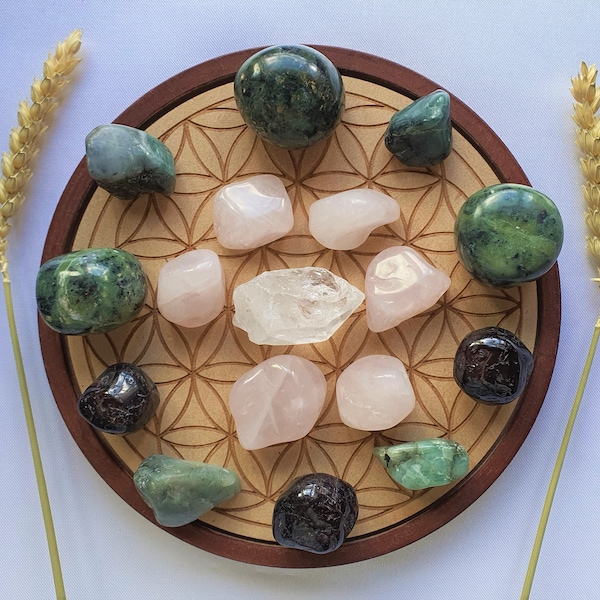 LOVE Crystal Grid Kit with Clear Quartz Rose Quartz Emerald Jade Garnet Love Crystal Grid Set, Wood Crystal Grid 15.3cm 6.02in