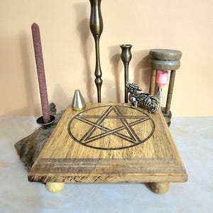 Mini table d'autel pentacle, table d'autel en bois, table d'autel païenne, table d'autel de sorcellerie, table d'autel wicca, mini présentoir d'autel, 11,5 cm - 4,53 pouces