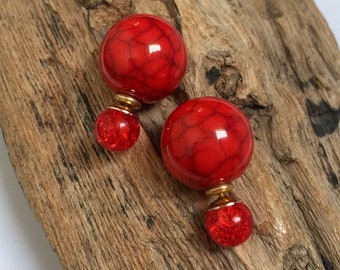 Boucles d'oreilles double face finition marbre rouge, clous à la française à l'avant et à l'arrière