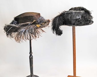 Chapéus femininos eduardianos de abas largas, c1910, lote de 2