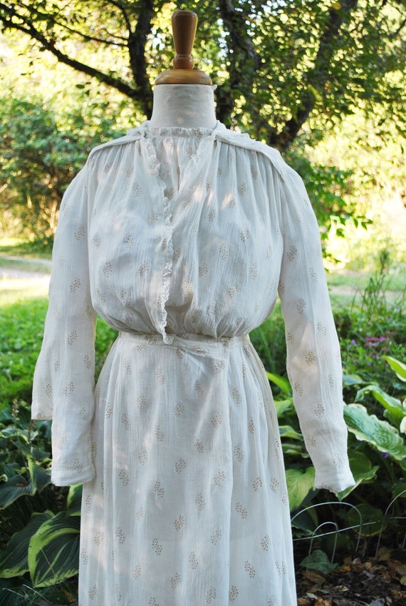 Antique Victorian White Cotton Dress With Small Ye