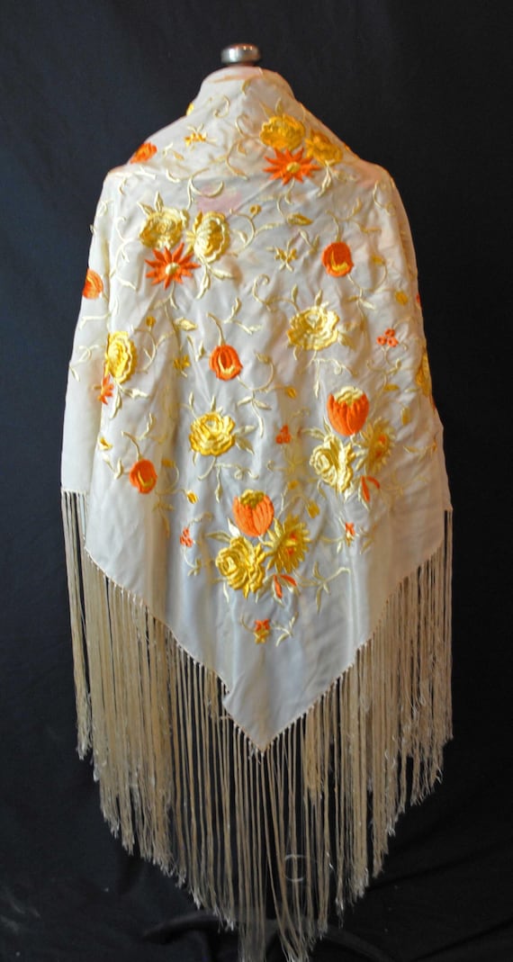Vintage Floral Fringed Piano Shawl, 1920s - image 2