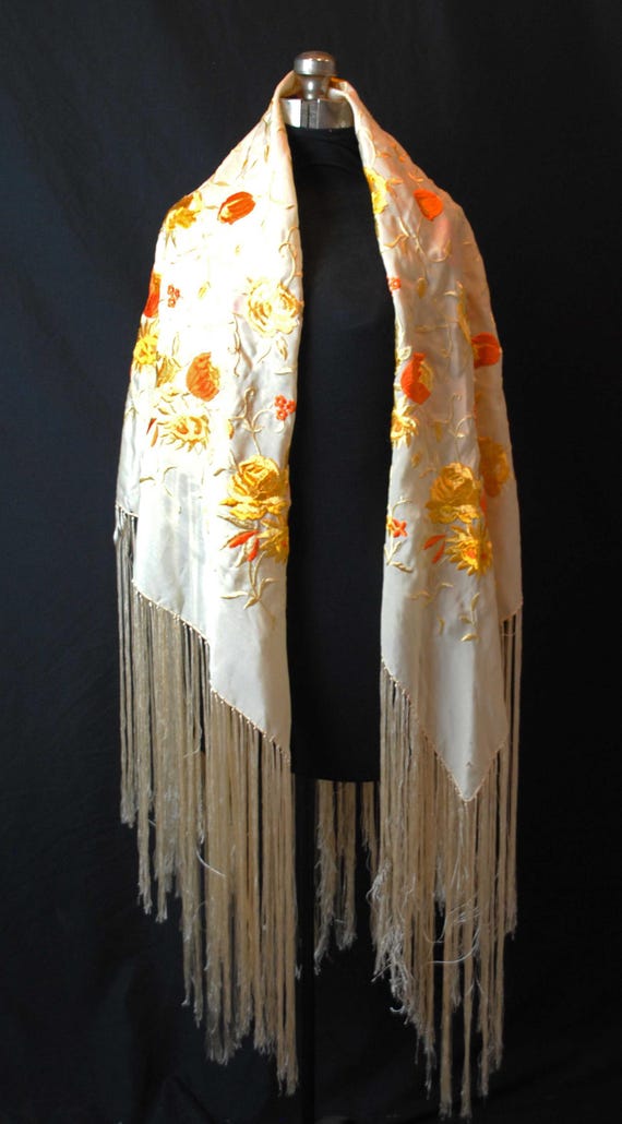 Vintage Floral Fringed Piano Shawl, 1920s - image 3