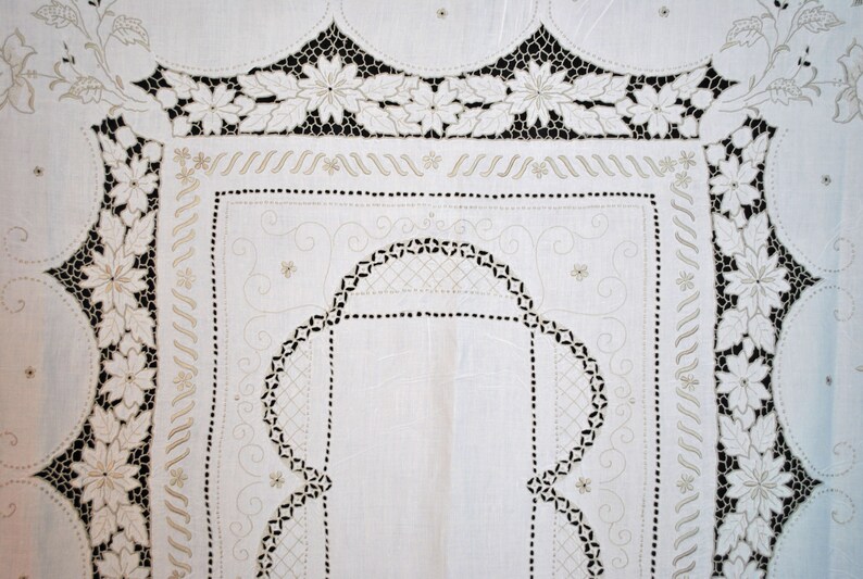 Vintage Madeira Tablecloth Richelieu Cutwork Linen Cloth, Embroi