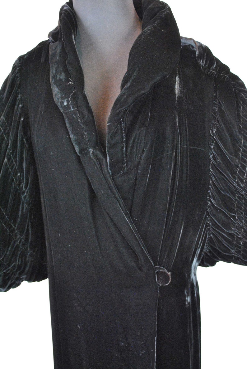 XS 1940s Black Velvet Opera Coat Juliet Sleeves Pussybow