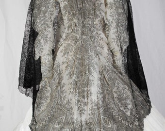 Mantilla victoriana de encaje Chantilly, de 1850 a 1860