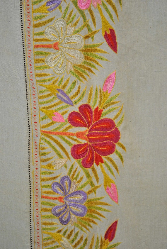 1930 年代のリネン刺繍テーブルクロス、手作業による花の刺繍、102