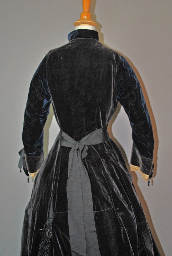 Antique Bustle Dress 1870s Walking Suit Outfit - … - image 4