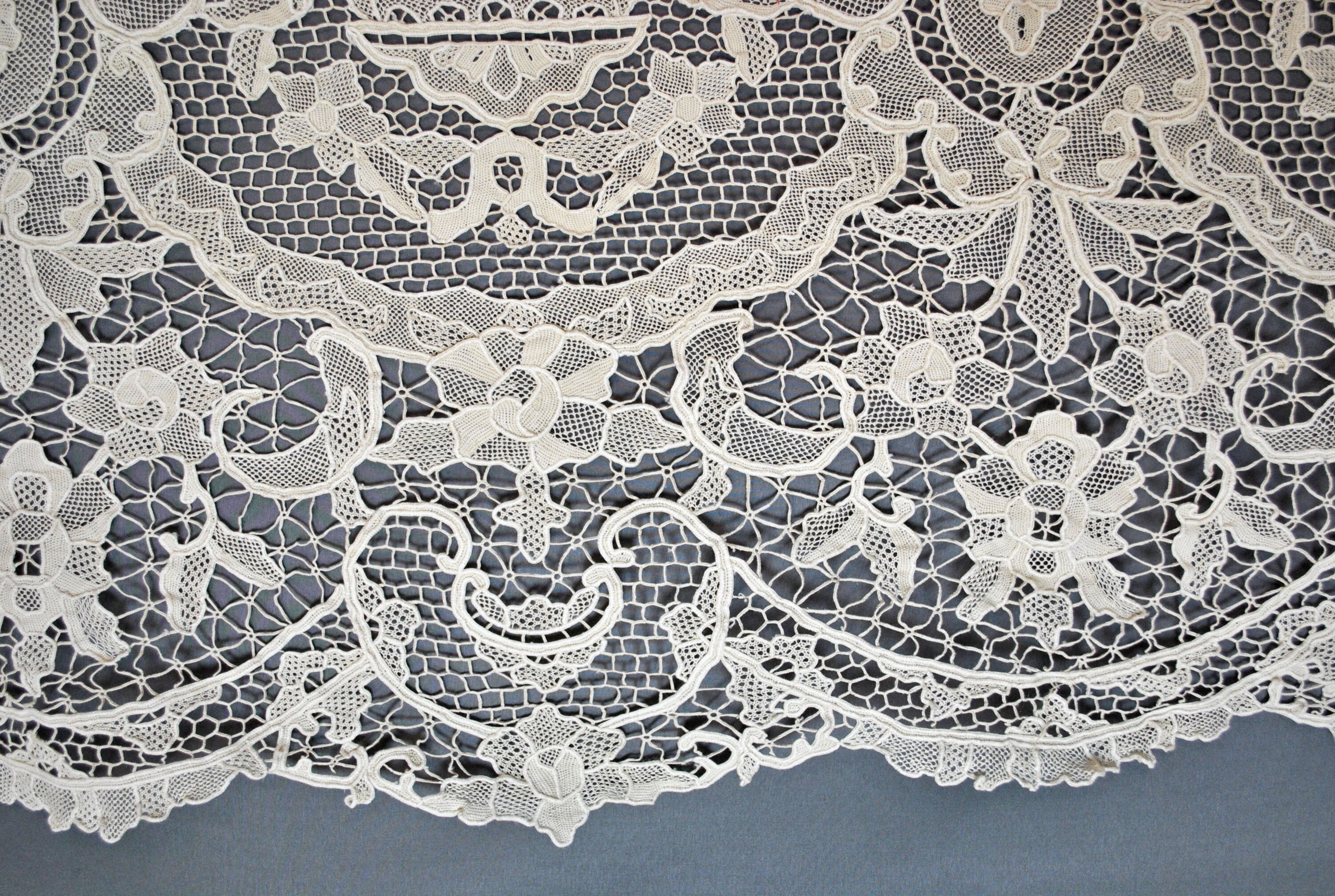 Antique Lace Tablecloth Point De Venise Needlelace 103 Etsy