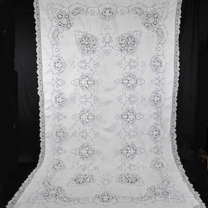 Antique Italian Linen Tablecloth, Embroidery And Point de Venise Lace Inserts With 10 Napkins, Banquet Size  123&quot; x 72&quot;