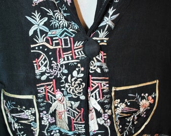 Vintage 1930s Chinese Black Silk Embroidered Short Kimono Robe Jacket With Front Pockets