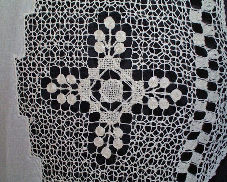 Measures 103 x 68 Hand Embroidered Loomed Net Lace Table Linen Vintage Table Cloth White work Linen Net Lace