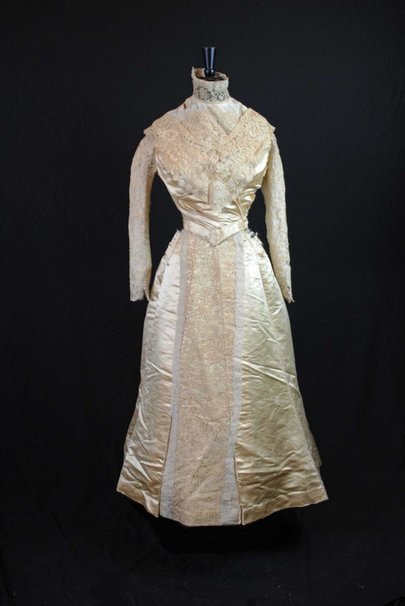 Victorian 2 Piece Bustle Wedding Gown With Bobbin 