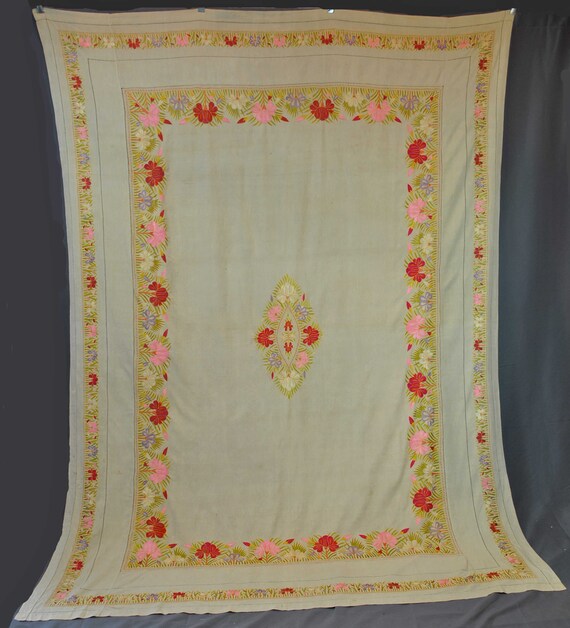 1930 年代のリネン刺繍テーブルクロス、手作業による花の刺繍、102