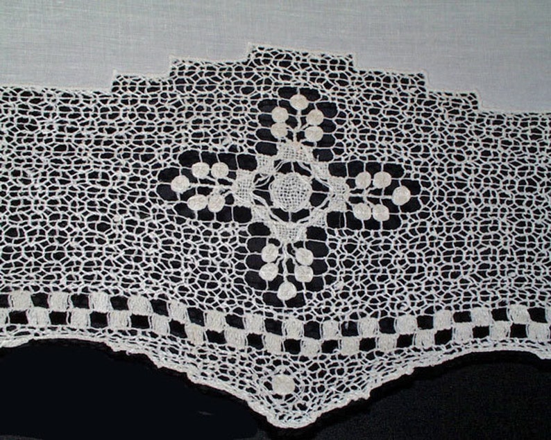 Measures 103 x 68 Hand Embroidered Loomed Net Lace Table Linen Vintage Table Cloth White work Linen Net Lace