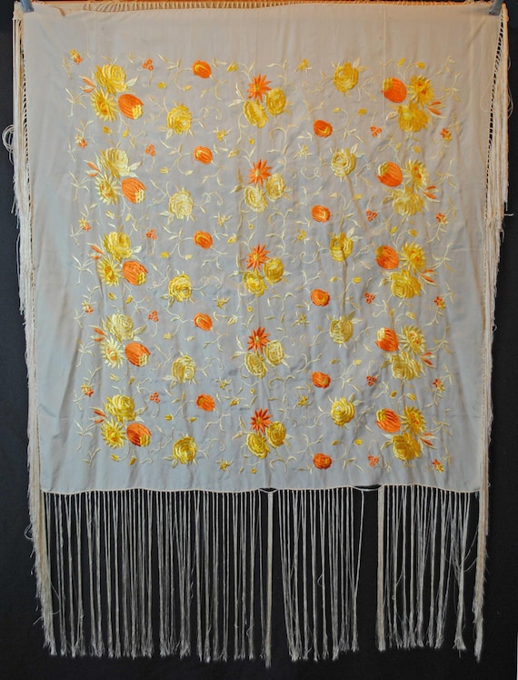 Vintage Floral Fringed Piano Shawl, 1920s - image 1