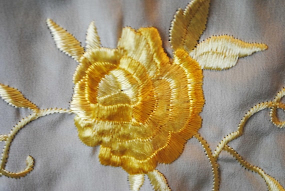 Vintage Floral Fringed Piano Shawl, 1920s - image 8