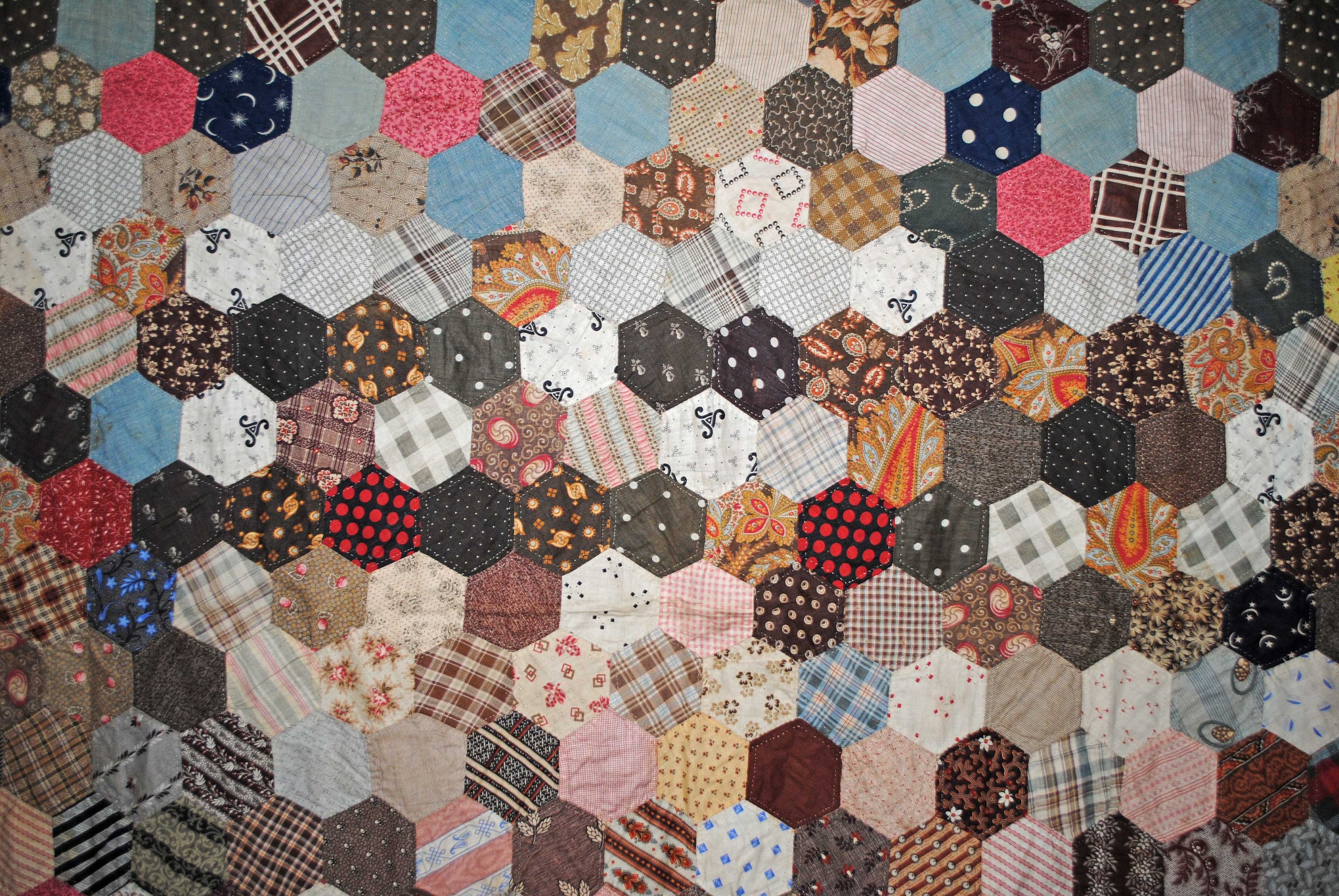 ヴィクトリアンキルトのクロス Victorian Patchwork Reversible Quilt, Triangles and Hexagon, C1880