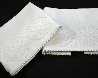 1930's Vintage Cotton Pillowcases With Wide Crochet Medallion Lace Edge Trim