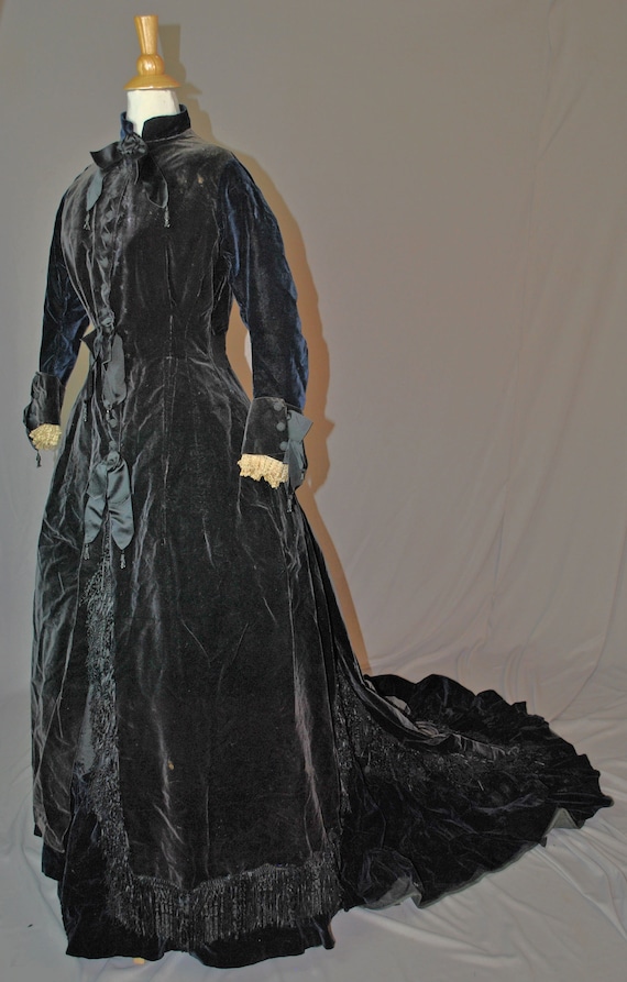 Antique Bustle Dress 1870s Walking Suit Outfit - … - image 2