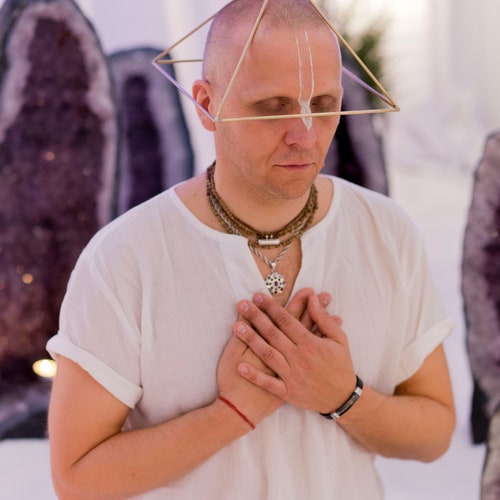 Livraison gratuite ! Pyramide en cuivre de haute qualité pour la méditation, Pyramide de la tête, Accessoires de méditation, Pyramide de méditation, Pyramide pour pierres précieuses