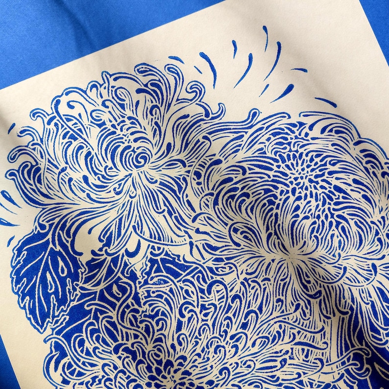 blue chrysanthemum japanese wall art flower lino linocut print original artwork printmaking botanical bedroom decor cottagecore hostess gift linogravure thanksgiving table rustic christmas
living room teacher appreciation back to school linoldruck floral nature educators new apartment handprinted large entryway farmhouse mother mom wife girlfriend sister godmother grandmother lover housewarming home dining kitchen dorm Rustic Handmade Thank You Coworker Gratitude Mentor Say Thanks Unique Present