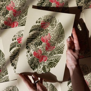 Stampa linoleografica vintage con fragole, decorazione da parete per cucina, opera d'arte botanica originale, rustica, bacche, frutta, linoleum, arte per sala da pranzo, regalo in stile fattoria.
