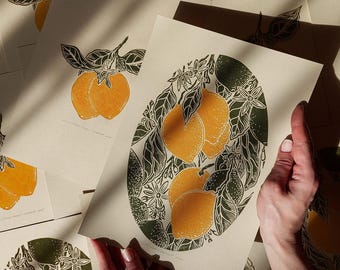 Juego de 2 láminas de linograbado de limones vintage para pared. Obra de arte original de cítricos para decoración de cocina, comedor o estilo rústico. Regalo ideal para amantes de la naturaleza.
