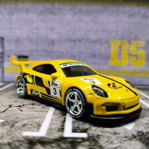 Custom Hot Wheels - GRAN TURISMO Porshe 911 GT3 RS - Wheel Swap - 1/64