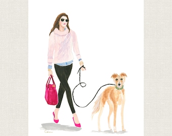 Op de afbeelding: Een vrouw in een roze trui, zwarte broek en roze schoenen loopt met een bruine hond aan de lijn. Ze draagt een roze handtas.