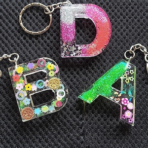 Llavero de resina personalizado con letras, inicial del nombre, colgante de mochila, accesorios para bolsos, alfabeto, idea de regalo, joyería de resina.