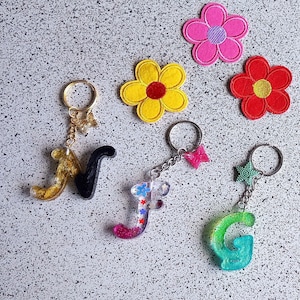 Llavero personalizado con inicial, regalos para profesores, llaveros con letras, dijes para bolsos, regalos para él, joyería de resina