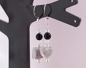 Handmade earrings with resin heart and resin squares, nichel free, Dangling earrings, resin jewelry, Drop earrings, elegant earrings