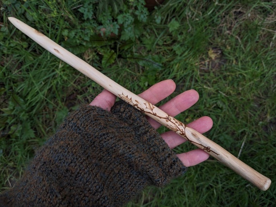 Stechpalmen-Zauberstab aus Avalon fr Wicca, traditionelle Hexerei und  Druiden. - Etsy.de