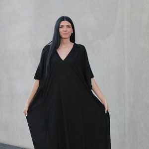 Caftan grande taille, Caftan, Robe caftan noire, Robe longue gothique, Robe oversize noire, Robe gothique, Robe de maternité, Caftan long ample