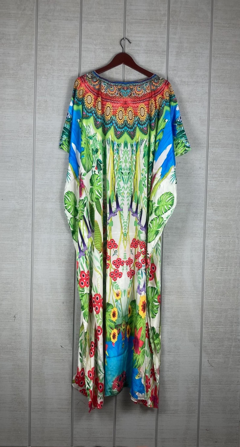 Kaftan Tropical Garden, kaftan w dużym rozmiarze dla kobiet, zwiewna sukienka maxi w stylu boho, plażowe kaftany dla kobiet, jedwabny kaftan, narzutka plażowa zdjęcie 5