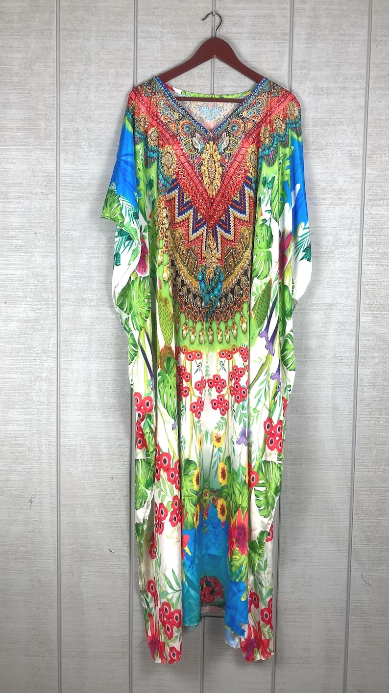 Kaftan Tropical Garden, kaftan w dużym rozmiarze dla kobiet, zwiewna sukienka maxi w stylu boho, plażowe kaftany dla kobiet, jedwabny kaftan, narzutka plażowa zdjęcie 2