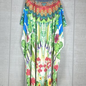 Kaftan Tropical Garden, kaftan w dużym rozmiarze dla kobiet, zwiewna sukienka maxi w stylu boho, plażowe kaftany dla kobiet, jedwabny kaftan, narzutka plażowa zdjęcie 3