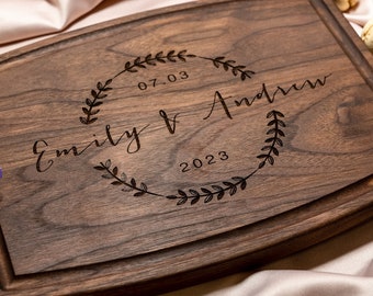 Personalized, Engraved Cutting Board with Natural Wreath Design for Wedding or Housewarming Gift #022