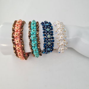 Bracciale con fiori di perle - Tutorial per perline - Perline di semi, Perline di perle, Perline di fiori - Perline ceche, Perline di cristallo - Tutorial per perline in PDF - Hobbyland