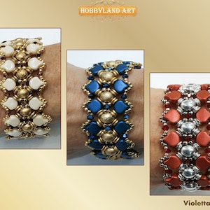 Op de afbeelding: Drie kralenarmbanden in verschillende kleurencombinaties. De armbanden zijn gemaakt van gouden, zilveren, witte, blauwe en rode kralen. De armbanden heten "Violetta Bracelet".
