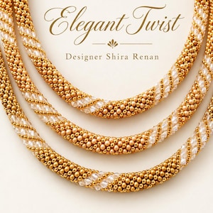 Op de afbeelding: Een meerstrengs ketting met goudkleurige kralen en heldere gefacetteerde kristallen in een spiraalpatroon. De tekst Elegant Twist en Designer Shira Renan staat in het midden van de ketting afgebeeld.