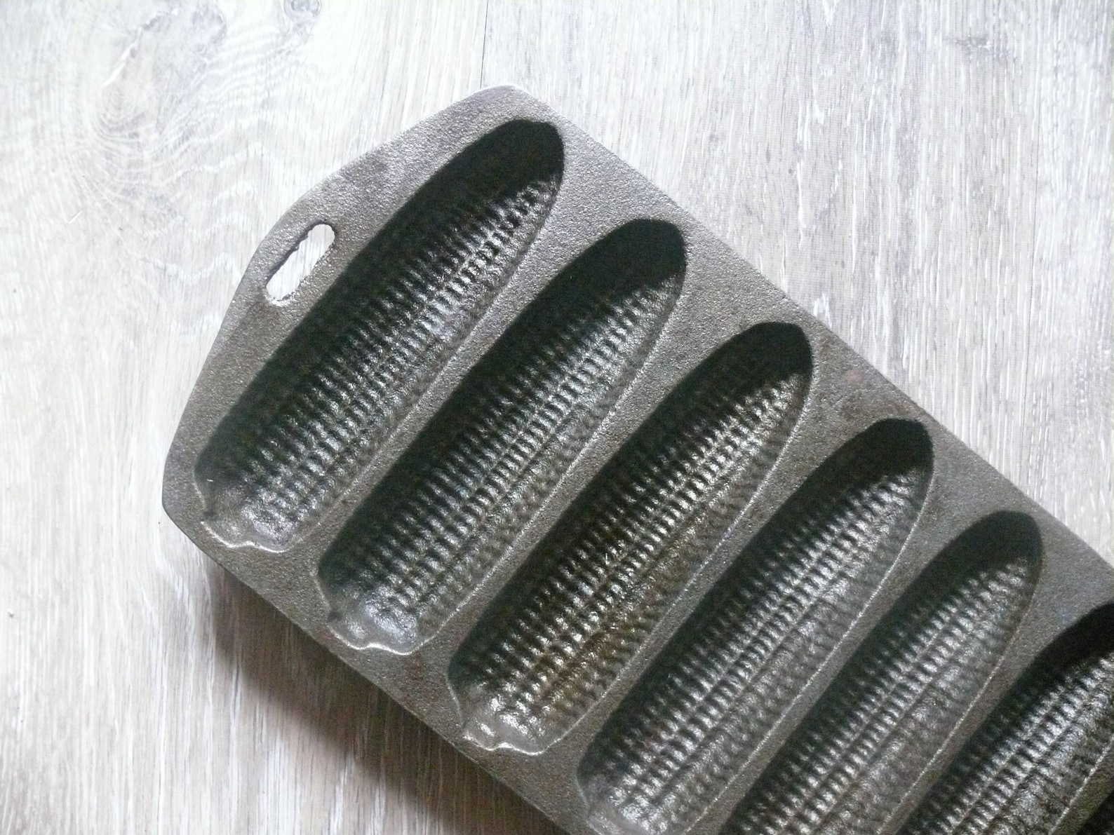 Vintage Seven Well Cast Iron Corn Bread Mold Seasoned Iron Etsy