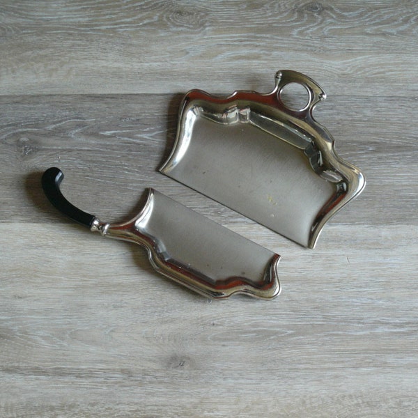 Silver Manning Bowman Silent Butler Crumb Catcher Set, Vintage Wood Handle Table Sweeper and Tray, Old Hollywood Glam Formal Dining