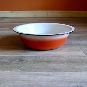Large White and Red Enamelware Basin, Vintage Laundry Room Enamel Wash Basin, Rustic Farmhouse Kitchen Decor