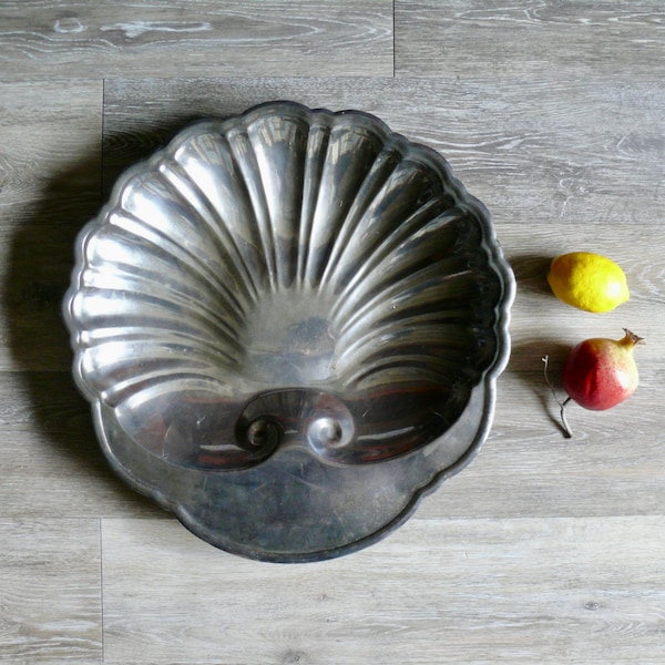 Large Oneida Silver Shell Serving Tray, Vintage 18" Scallop Seashell Shaped Silver Metal Seafood Serving Dish, Cocktail Party Entertaining