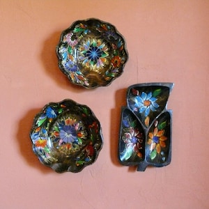 3 Carved Wood Batea Bowl Wall Hangings, Divided Leaf Shaped and Round Wood Bowls with Bright Hand Painted Tole Flowers, Mexican Folk Art