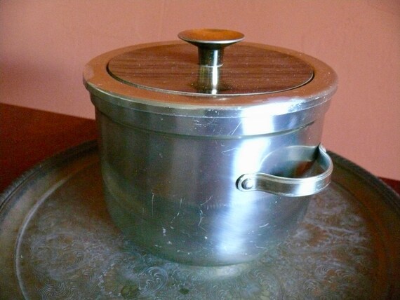 Buenilum Aluminum Ice Bucket With Faux Wood Lid and Double Handles